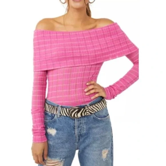 Free People Revolve Snowbunny GF Rib Off the shoulder Top in Fuchsia Fizz Combo - Picture 3 of 5